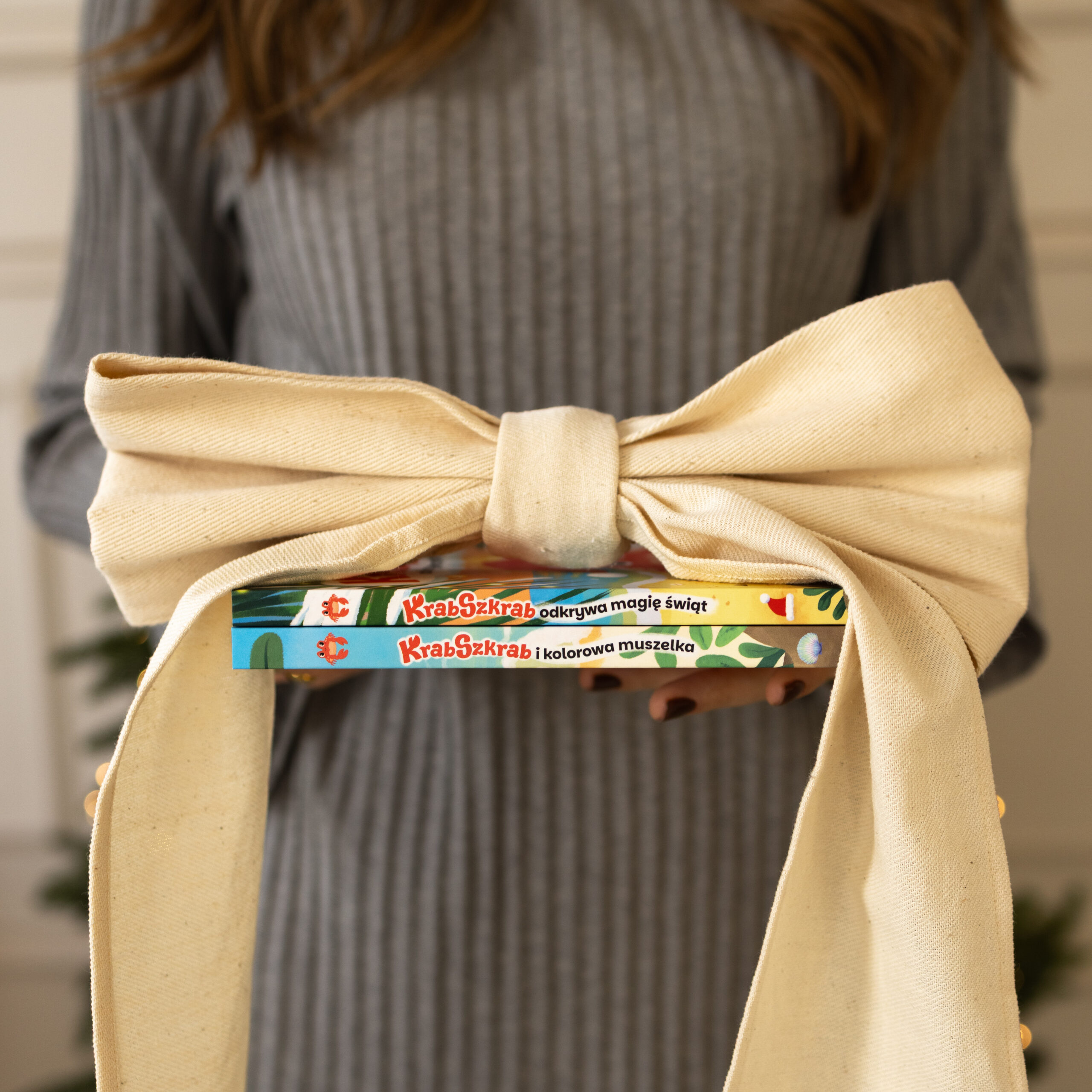 Zestaw: „Krab Szkrab i kolorowa muszelka” + „Krab Szkrab odkrywa magię Świąt” - obrazek 7