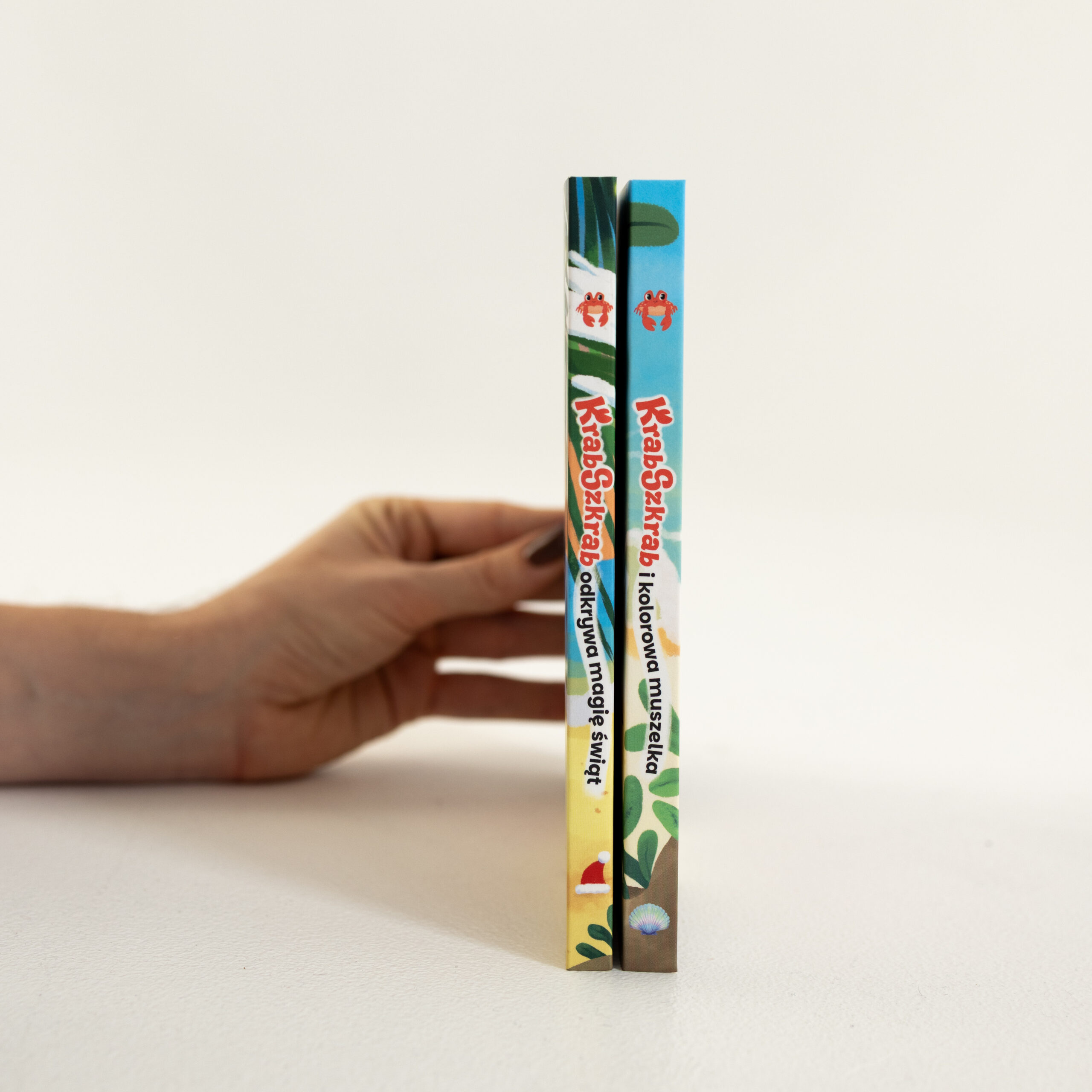 Zestaw: „Krab Szkrab i kolorowa muszelka” + „Krab Szkrab odkrywa magię Świąt” - obrazek 4